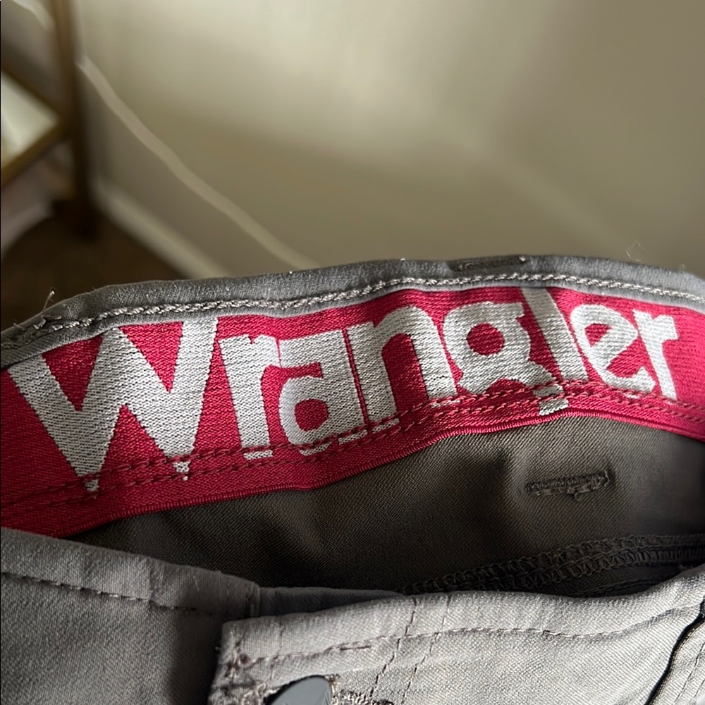 FREE w/ PURCHASE - Men's Gray Cargo Shorts - Picture 7 of 8